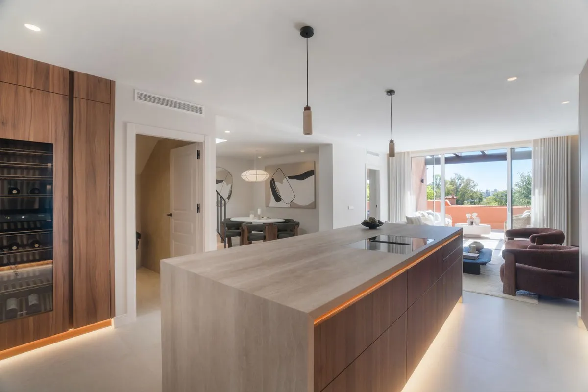 610eaf8b-0160-49a7-b8bb-30535b1ccc7f