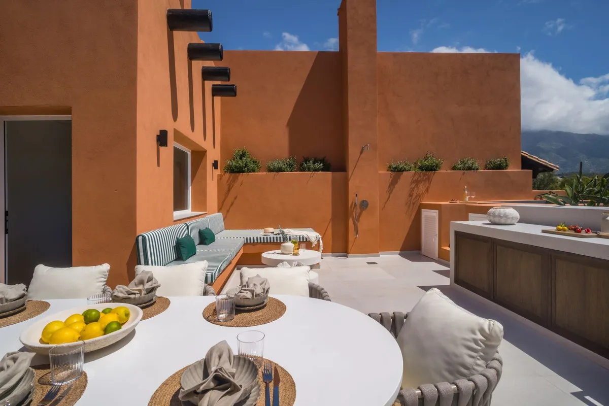 f75d21c5-0cdc-4f19-94a3-f92c3a601f84