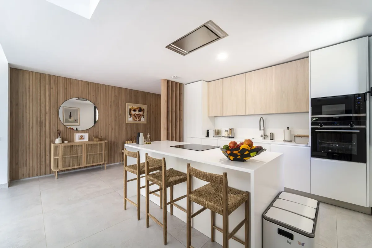 b18446f6-f3e0-4693-8d83-fe269b337155