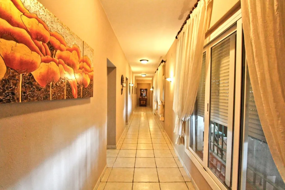 d4074fc0-8a63-4a26-93de-ac7a4a4742e7