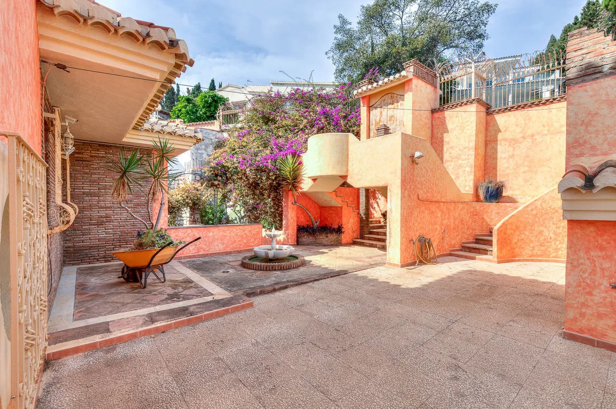 521ce5b1-753b-44b2-8c55-cf068c427df8