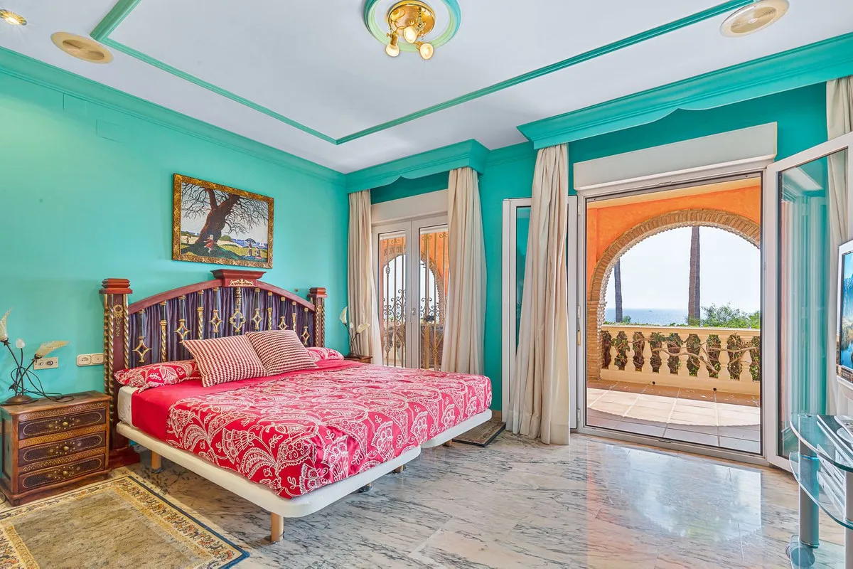 c579722c-77d5-43f0-80d2-6d473e26d4a5