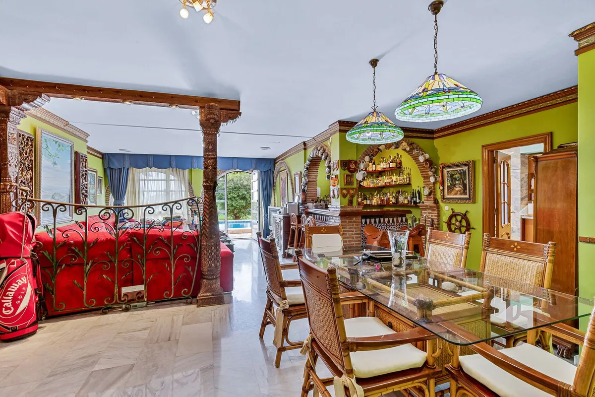 f8b25e22-b569-492c-a202-e0631cbd5595