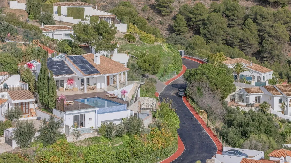 69a968a4-70f0-4115-ae6f-43fc7026a7f9