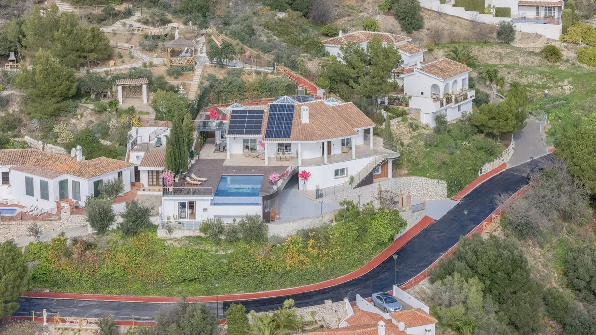 bad306ac-79ba-4404-a1e8-e92e4ecea51c