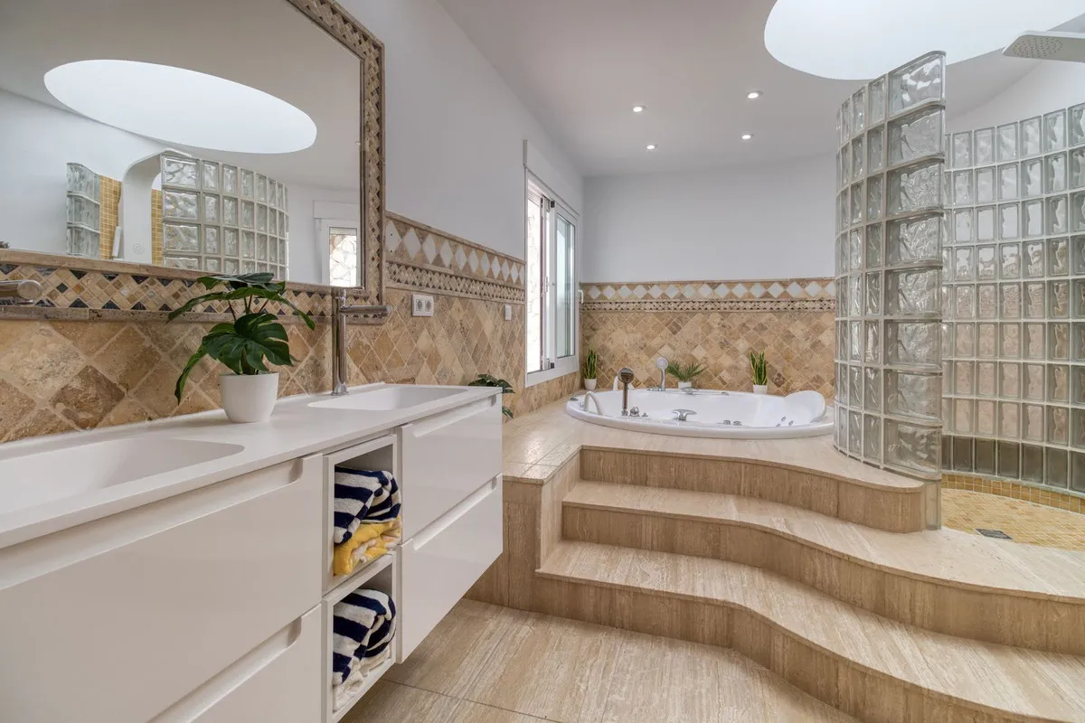 e5b2f46f-7ac7-4203-8630-e2a8052b6748