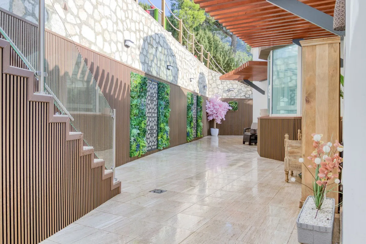 f3bbb3f1-14e1-46a3-9031-bbd58f101632