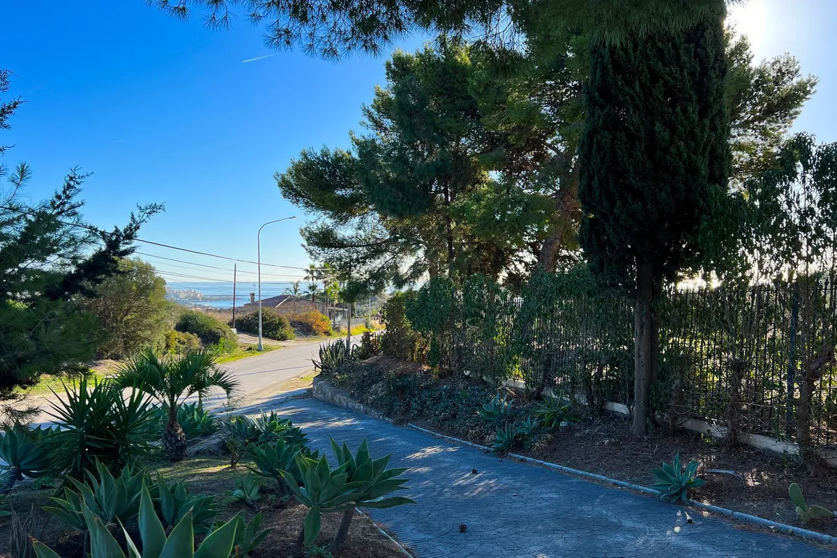 05e3d910-23bb-4563-aacc-2c901ccb9d5d