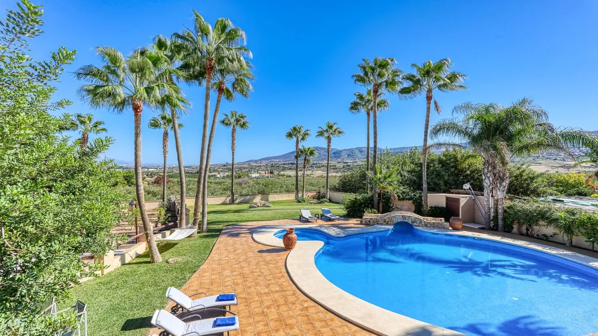 2b87342c-8888-4ee7-968e-18317d32ca83