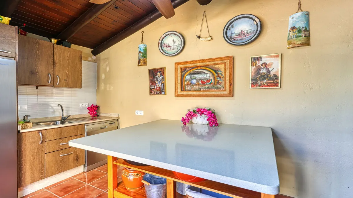 30e416b1-b627-48d3-8965-483de99390dd