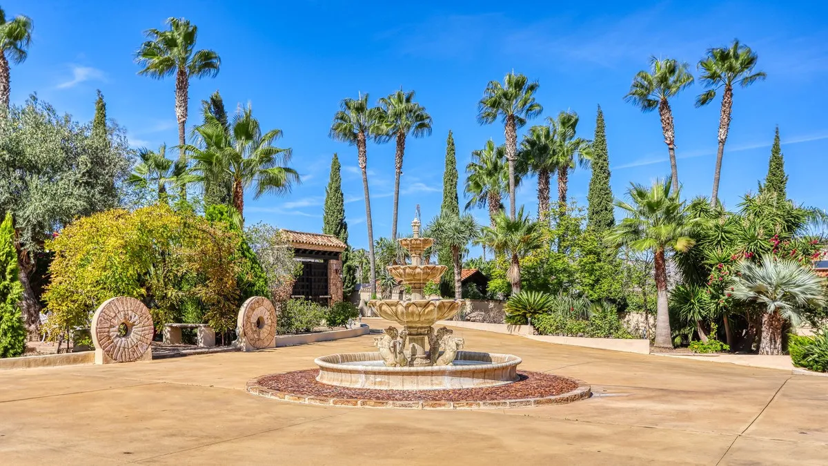 688c781f-e8f0-44b0-a29f-833546f72986