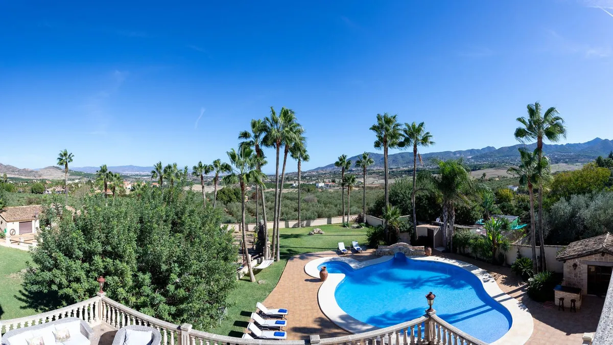 eb9d0b0d-d643-4593-b8da-0102d76d2832