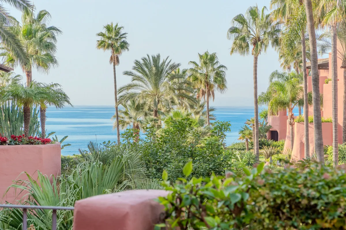 3a9709c9-0885-4402-8f44-0f1d526ac800