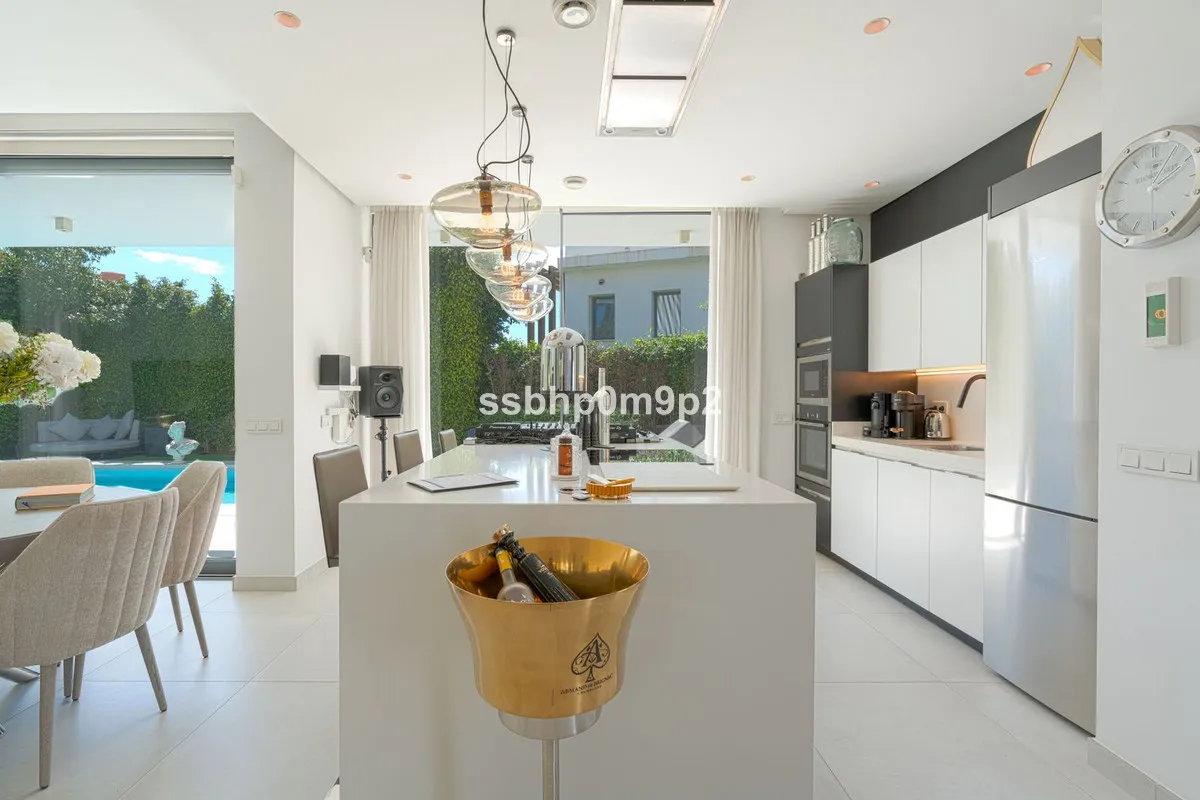 23d83779-88be-46f5-91cf-87fa0fa5d525