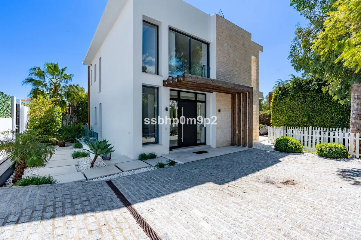 6110827c-e340-4bf3-bb79-9d20bb9ca370