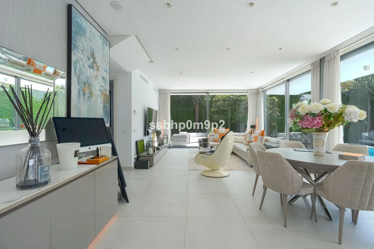 9a503253-1e84-4628-a118-575bbe0c1687