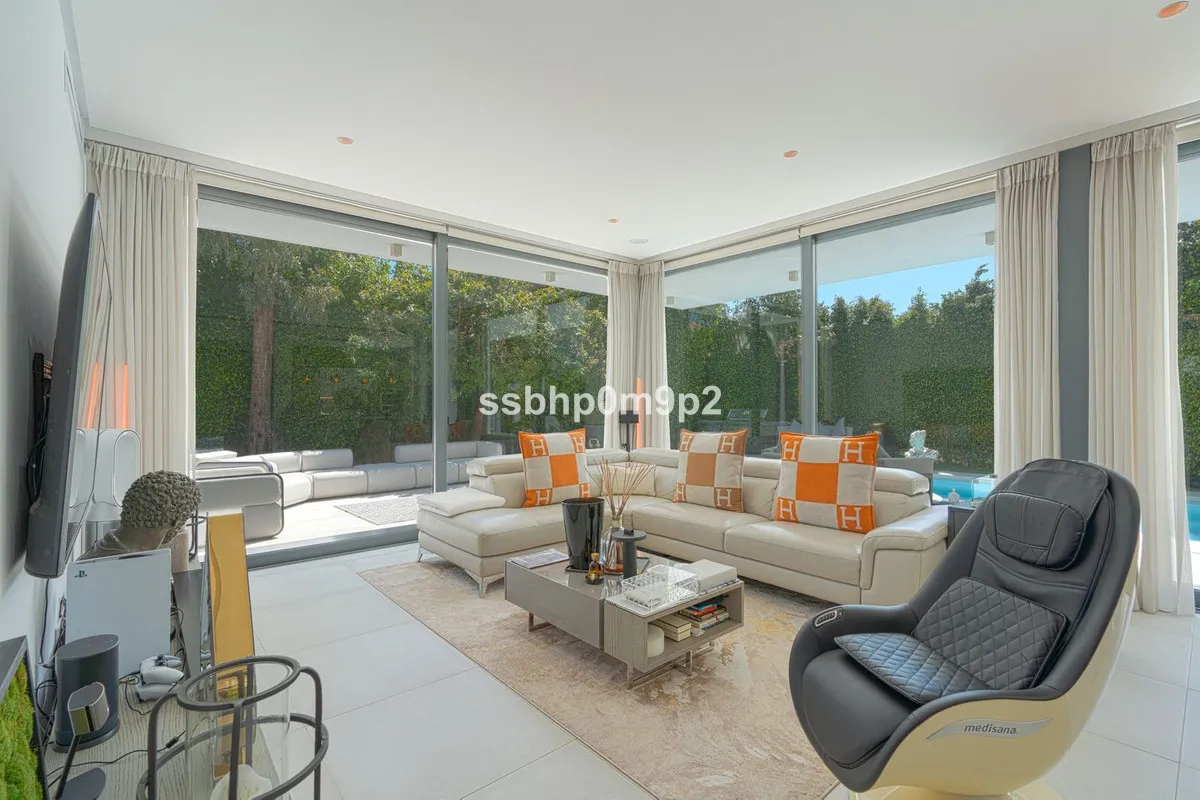 ca4e89ee-0613-44a8-a5c9-de95c1de767b