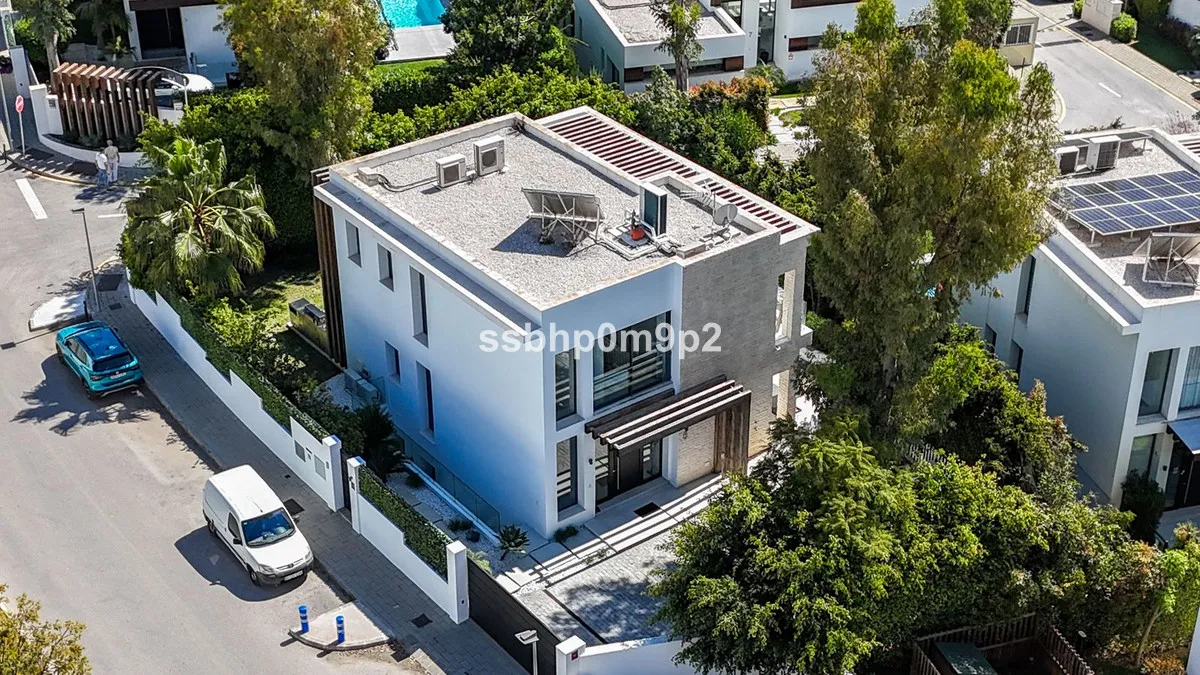 f7ac8c6b-950f-4d45-985d-cf3bbaf2448f