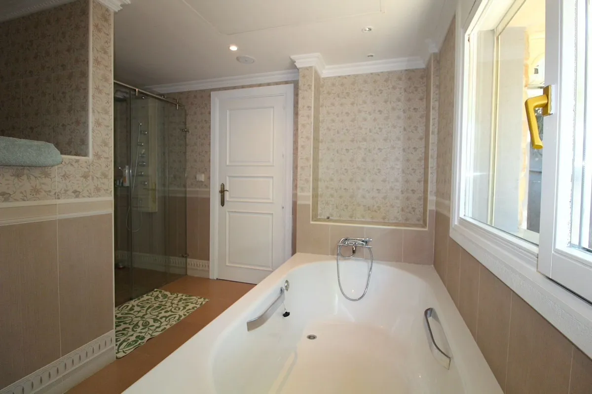 21ff0634-a9d1-43ba-979b-a8f38ba95800