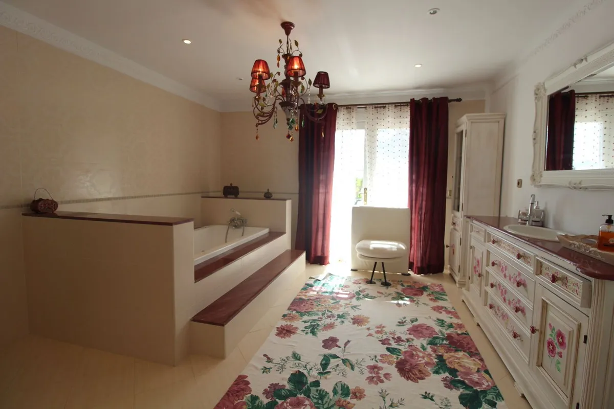 6ee152ea-d0e5-4994-a5b2-4e284ae2349f