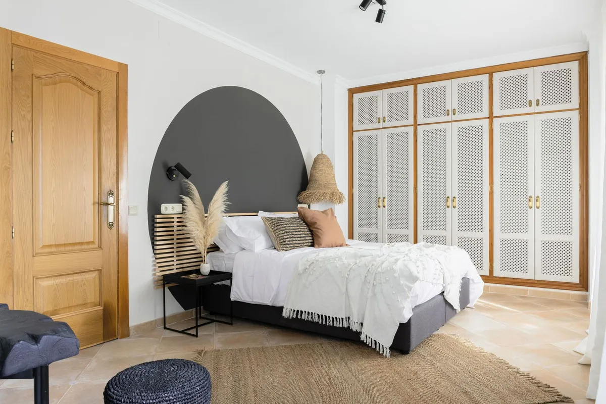 27b870e9-e62c-424d-9787-e3a372a6bdbe