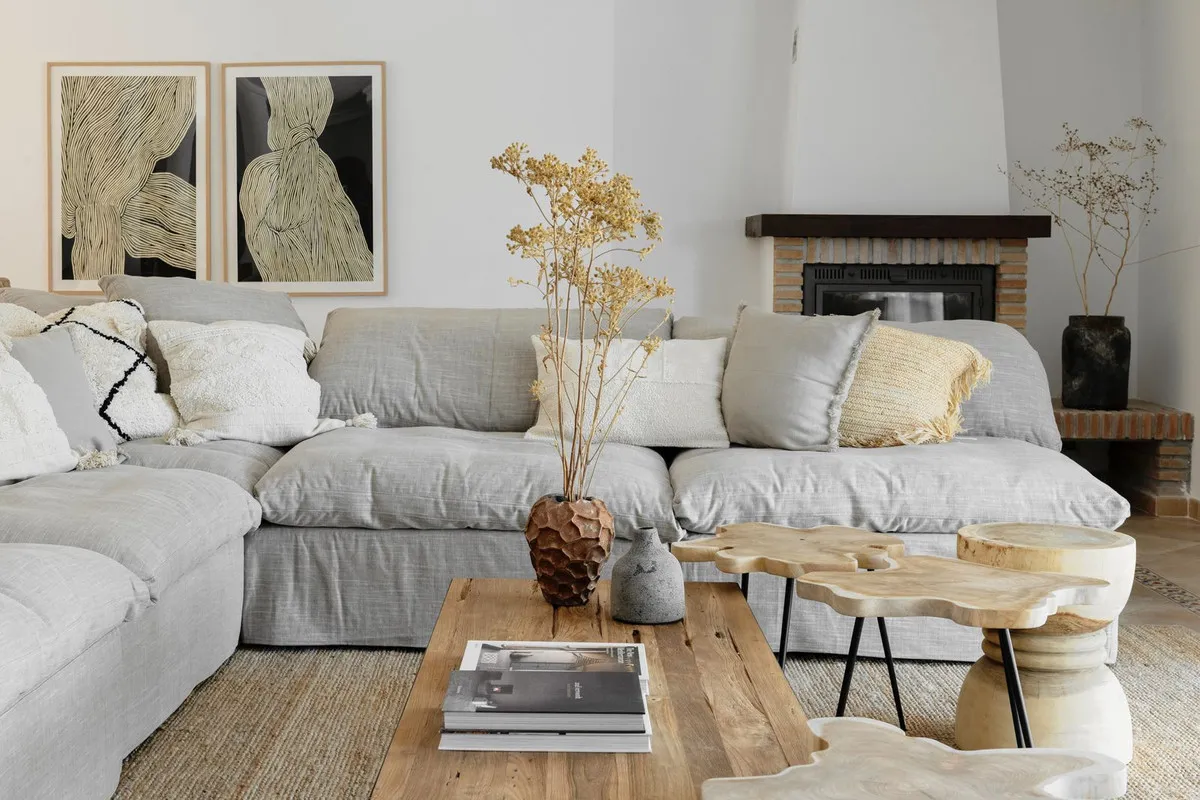 c251fdfc-c7c5-489f-8170-e84df130b992