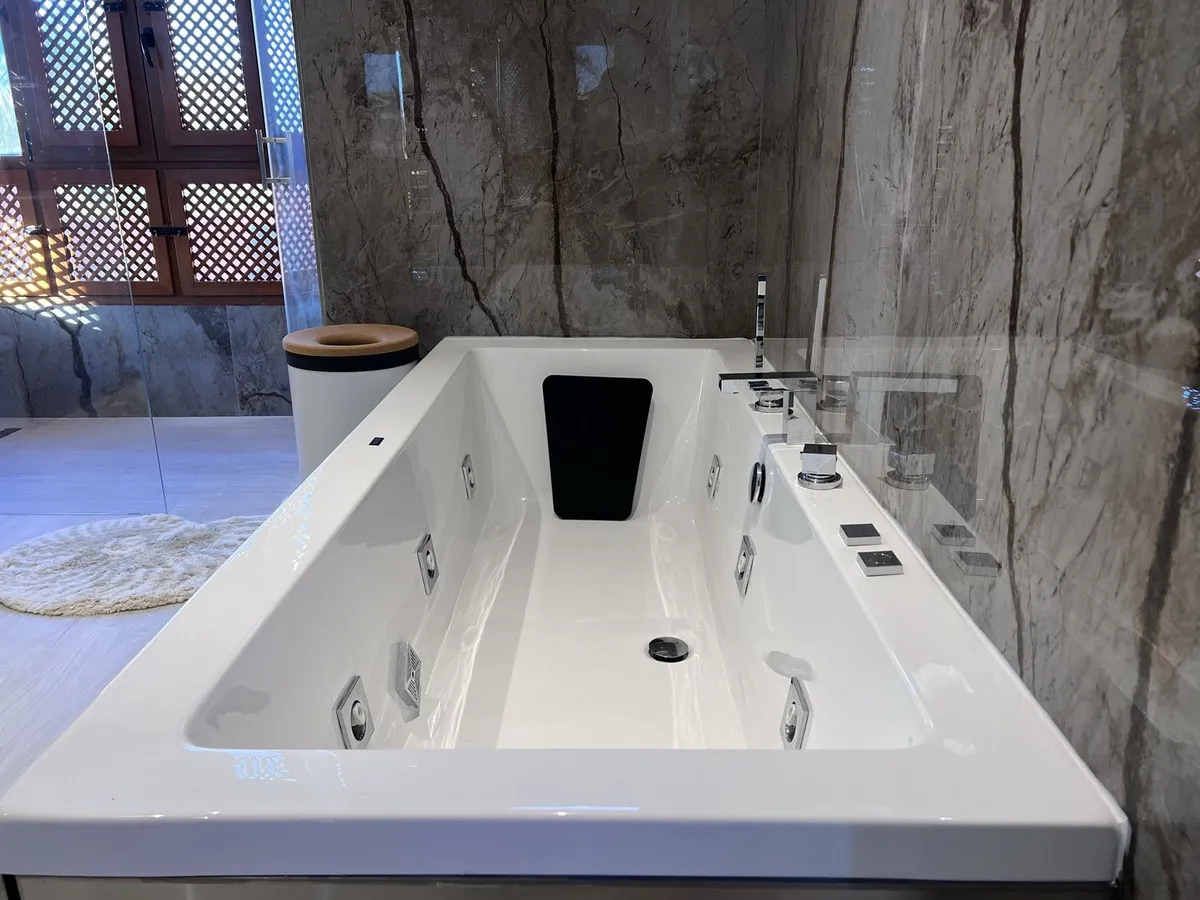 37fc178e-5420-44c6-8e21-c22d4aba1350