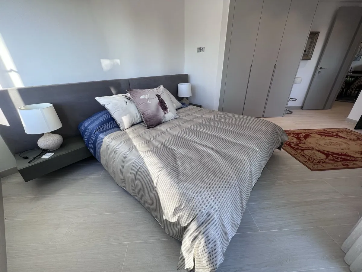 5c9ec870-dbad-4b05-a4ab-c5b5a609d936