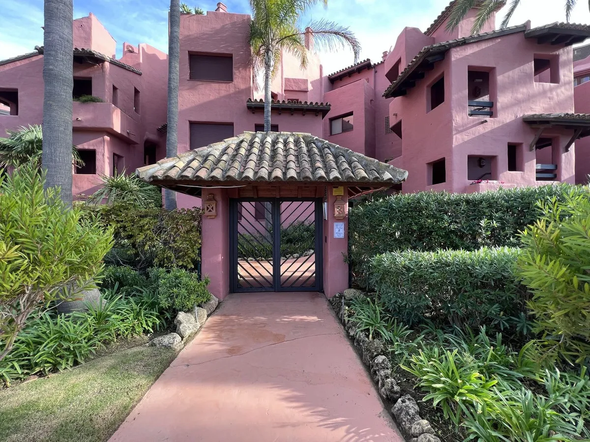 8fb90e85-a783-4323-af23-38af9369bbac