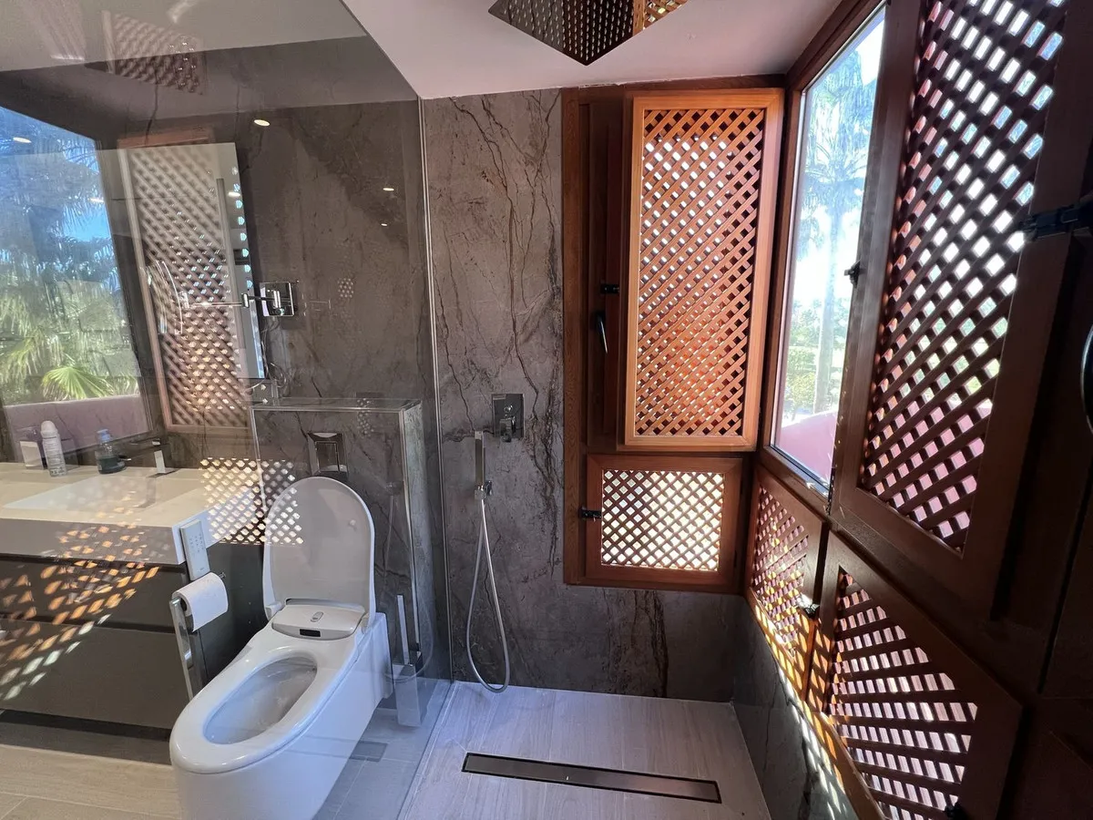 f08dc7ec-6a8b-485a-a16b-8740eeea5c53