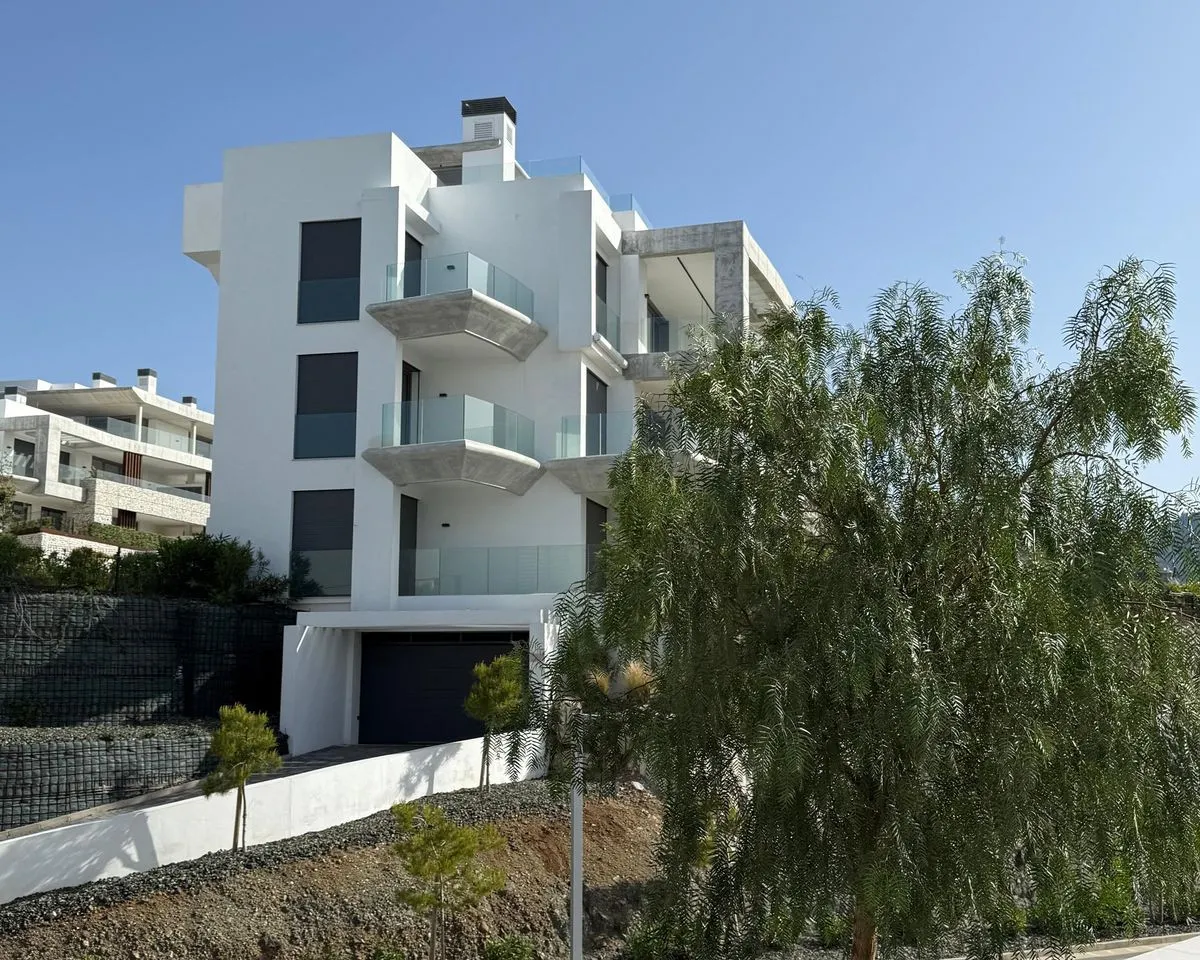 b51f7e8c-3f3e-49ed-84a5-291ce26a46d5