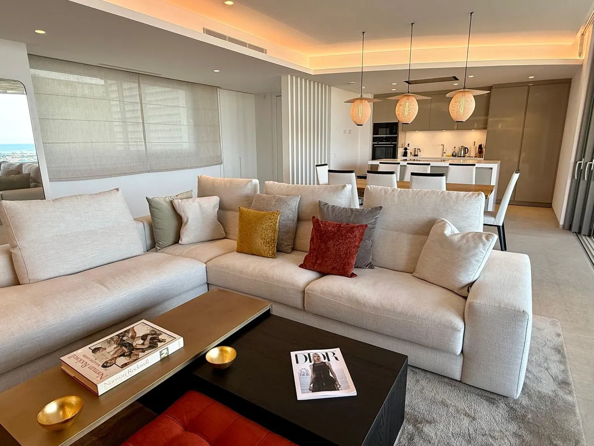 dd35a379-d85f-4bcd-97fe-e69e4ba6a016