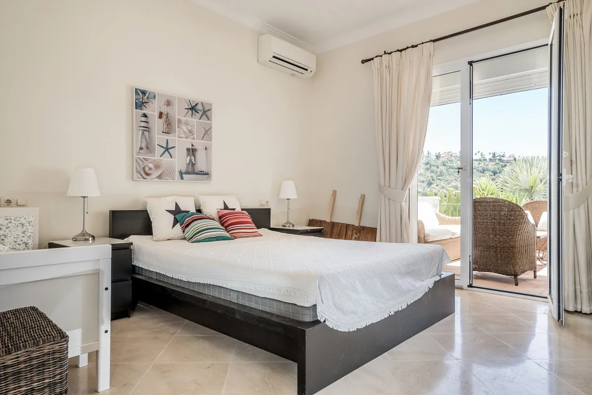 5d81fadc-1ca9-425f-b537-bbef8d89faa9