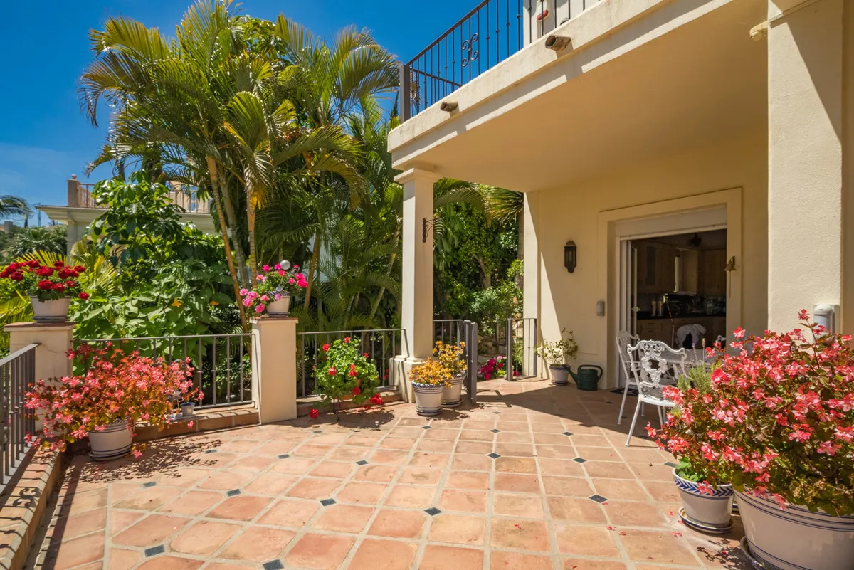 dd86324a-b1be-4cc5-bdd8-c8e49aa3bfd9