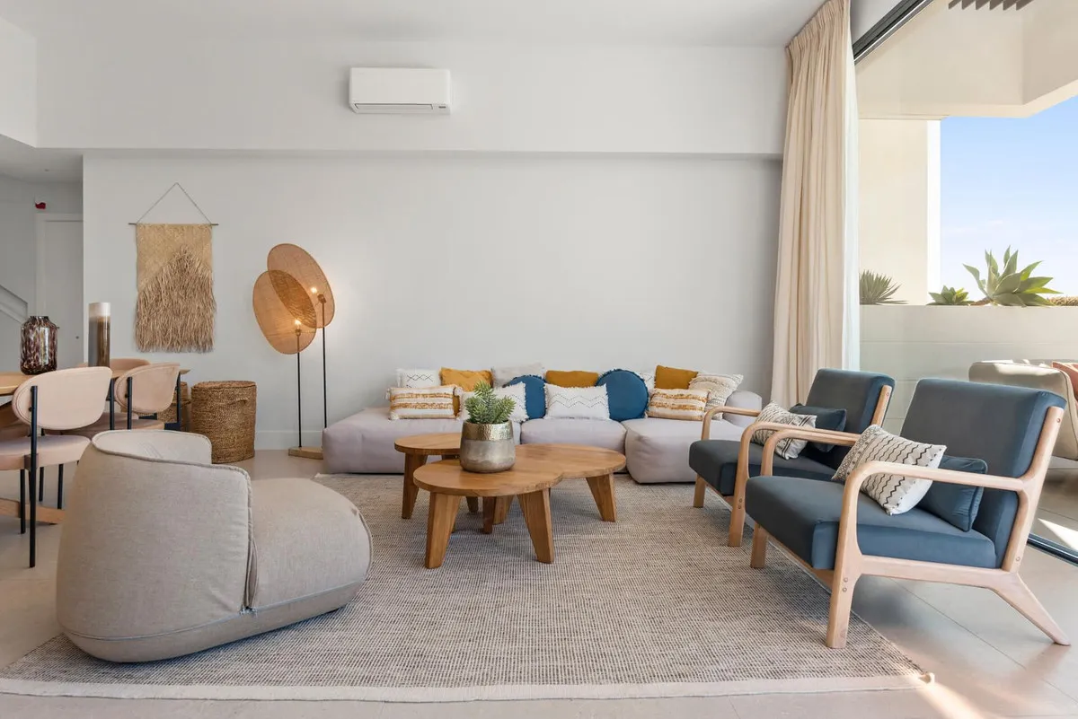 72a2a113-4a19-4c9a-86e2-68ece645682a