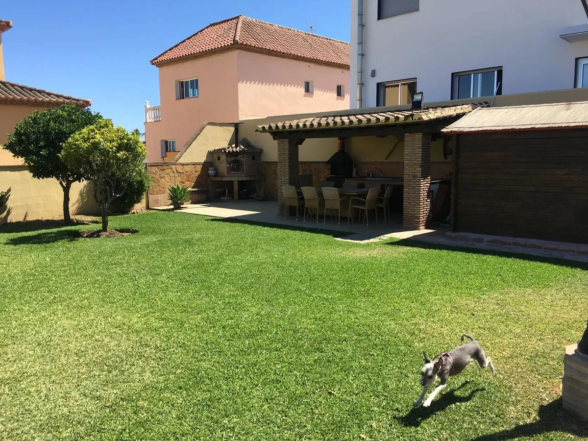 699fb03b-b598-4b95-a784-d6980197f36a