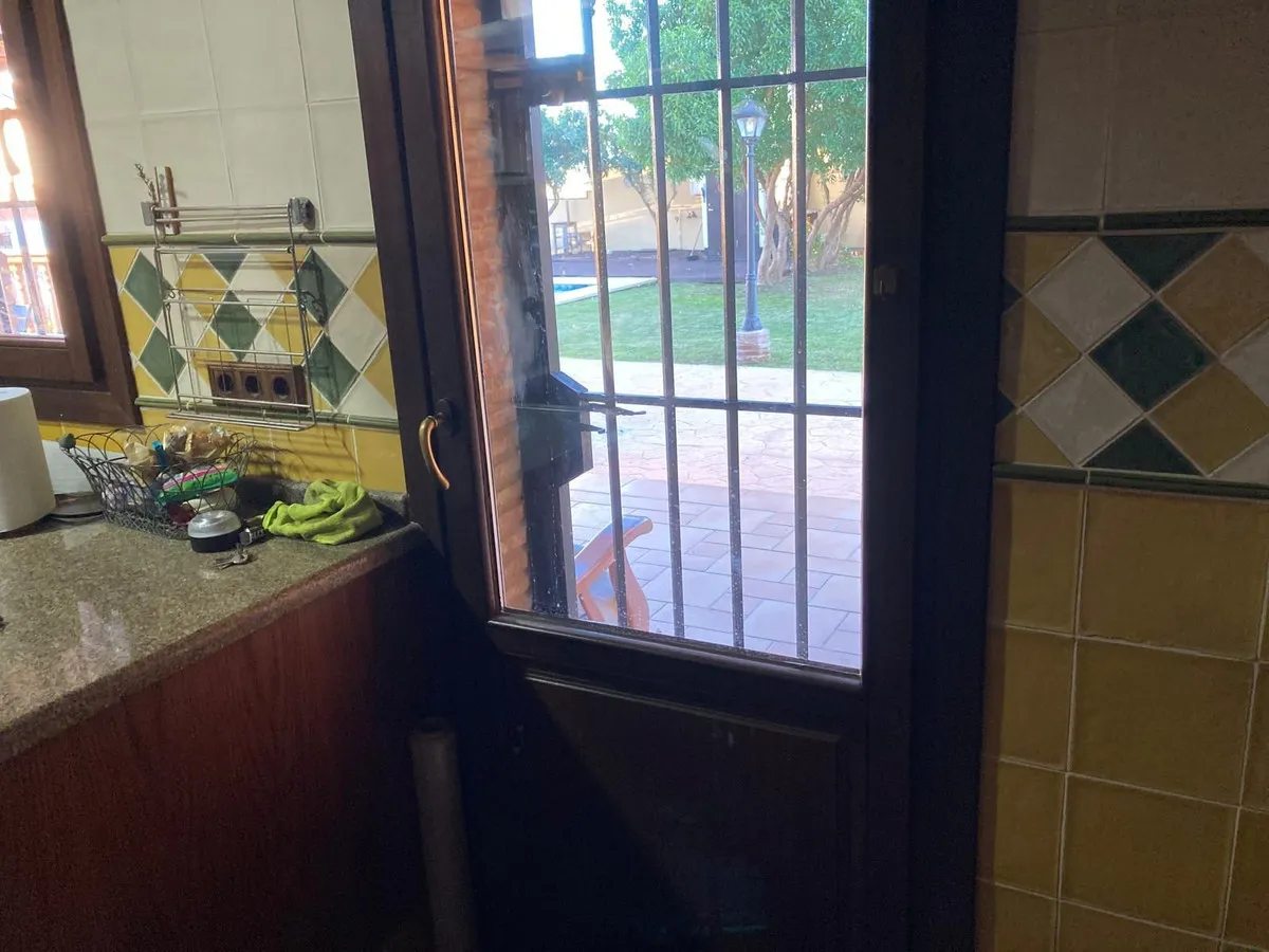 6da150ab-dd4d-4cdd-b305-4971c94c5d93