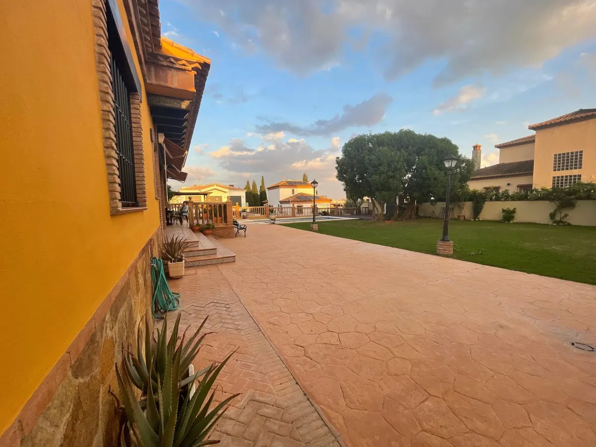 c8957989-3b2f-4f2f-8722-6c0fbd7f2efc