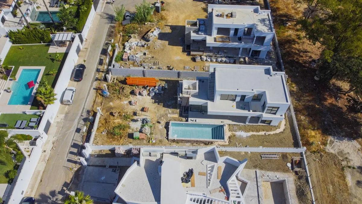 fb95c75a-083c-4d52-bc56-ed135b86f879