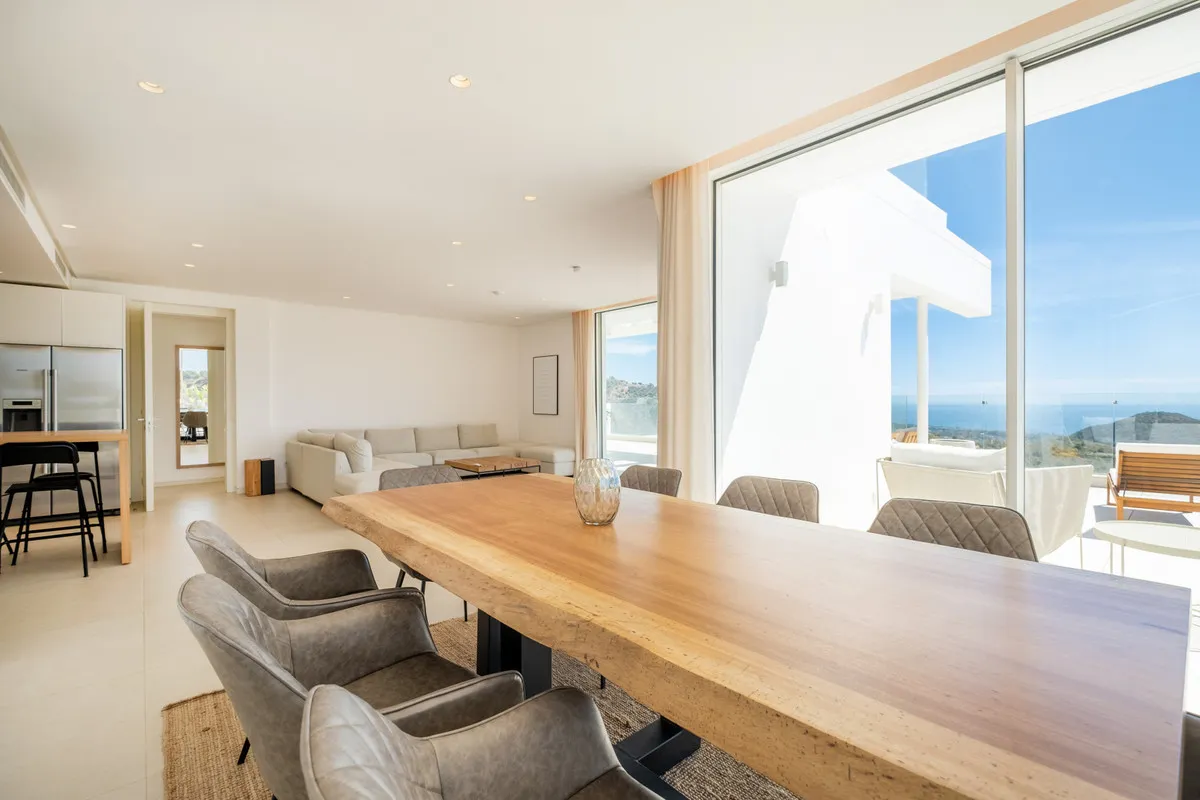 5b592c14-eeb8-467b-a99d-678c5d5f0588