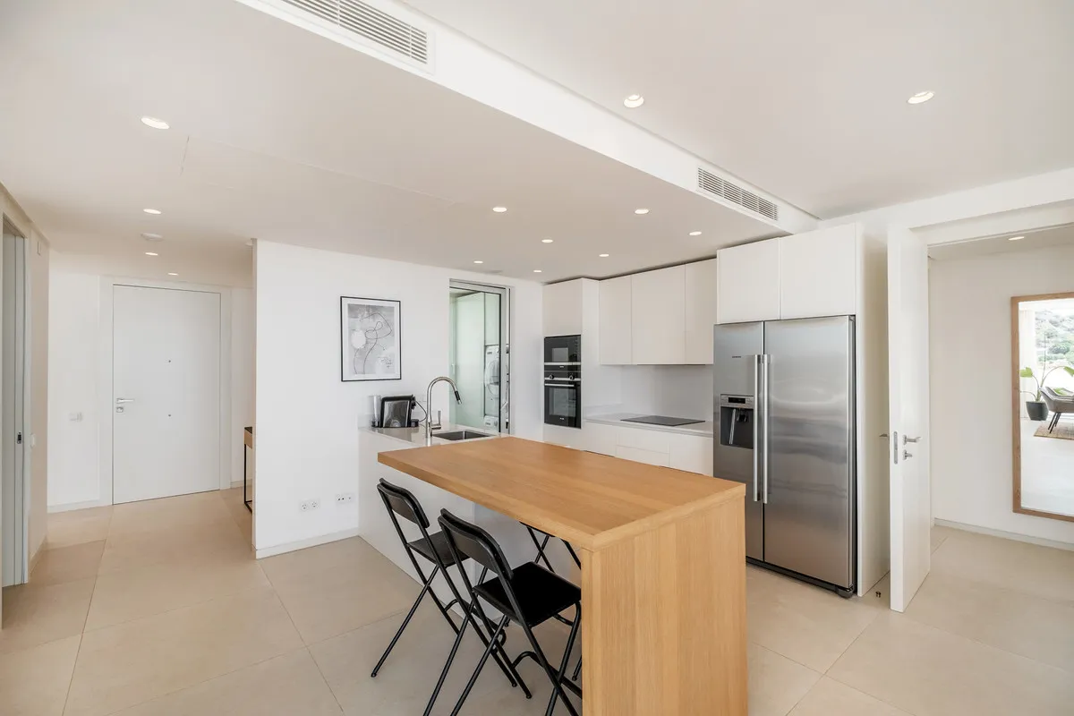 8a864db5-7786-4b51-b92b-e3fbdd51b65a