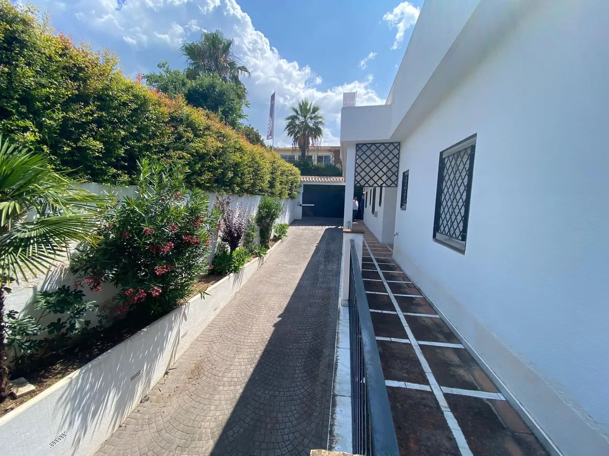 d1029e27-c0be-43ab-a8ce-2b476c19a1c2