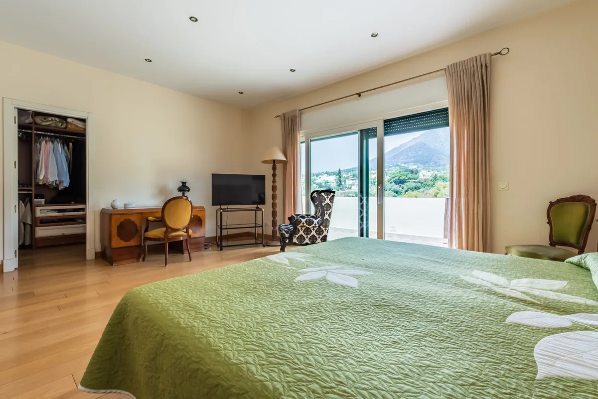 0d90e32e-70d4-44be-b708-43689063414d