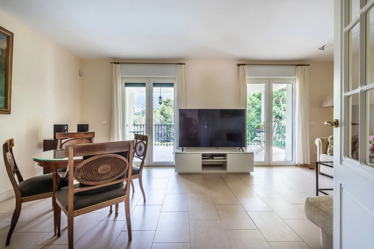 fc4554ad-28a5-49d7-a262-292effd35881