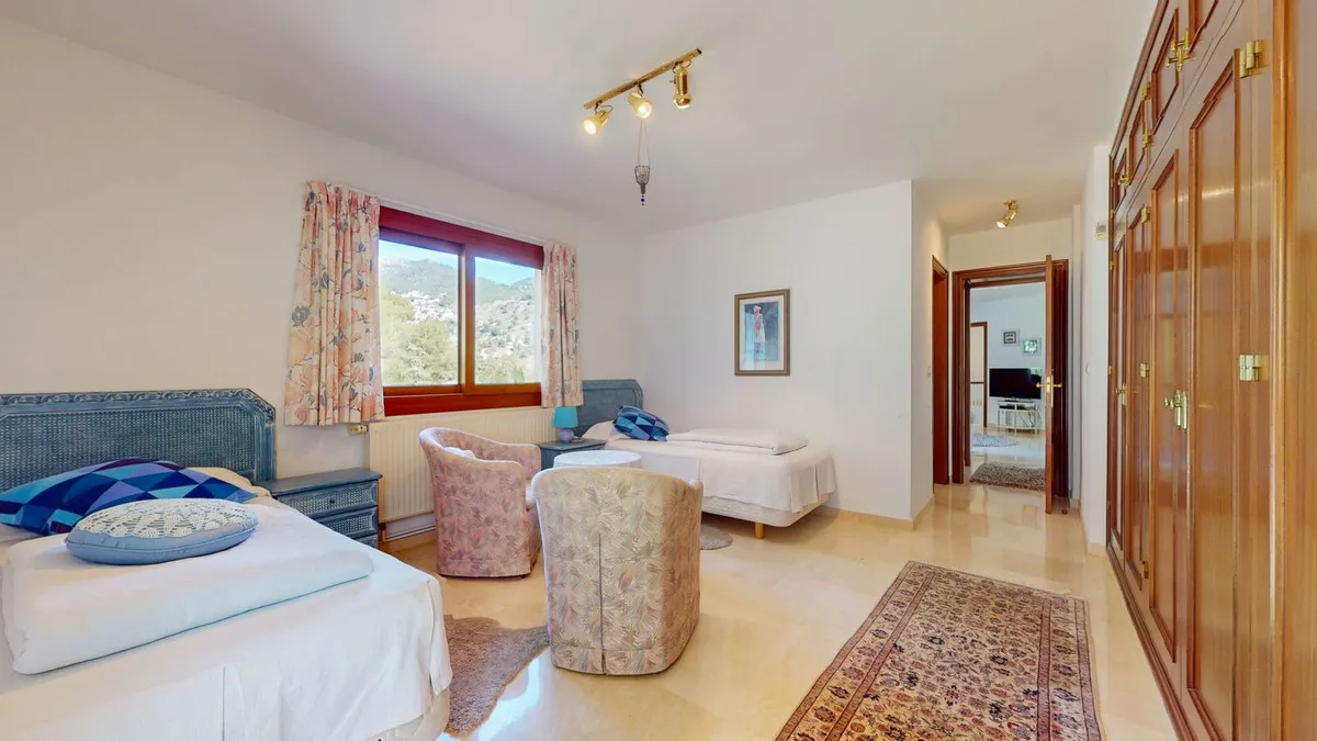 0dbd9056-59a0-4dcc-abc3-14d60e78ad9b