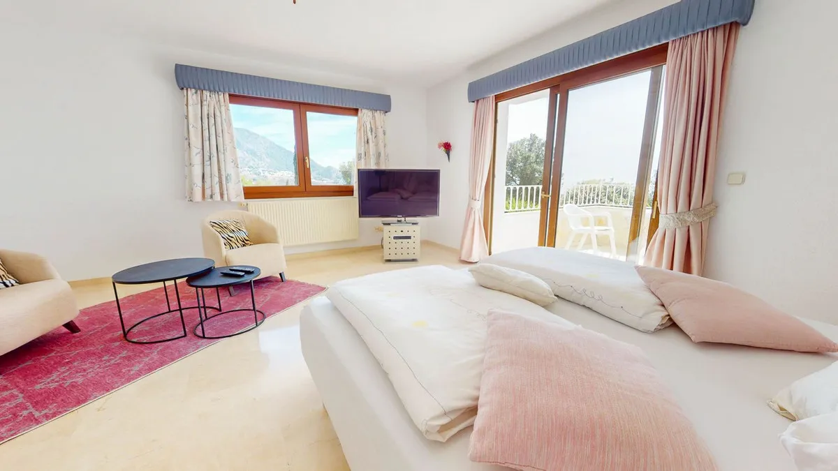 13b15dc6-e581-4700-b19f-0f7a6e0dba7e