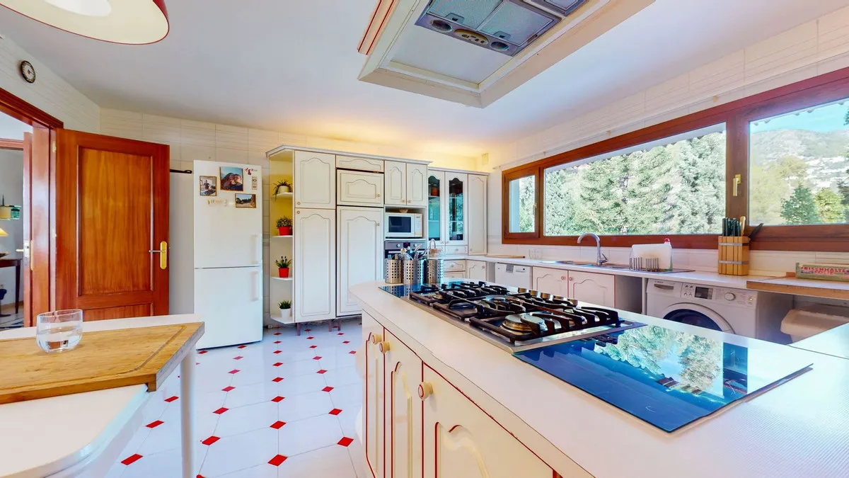 3e051f38-816f-45bf-a44a-47ae3a8dccb4