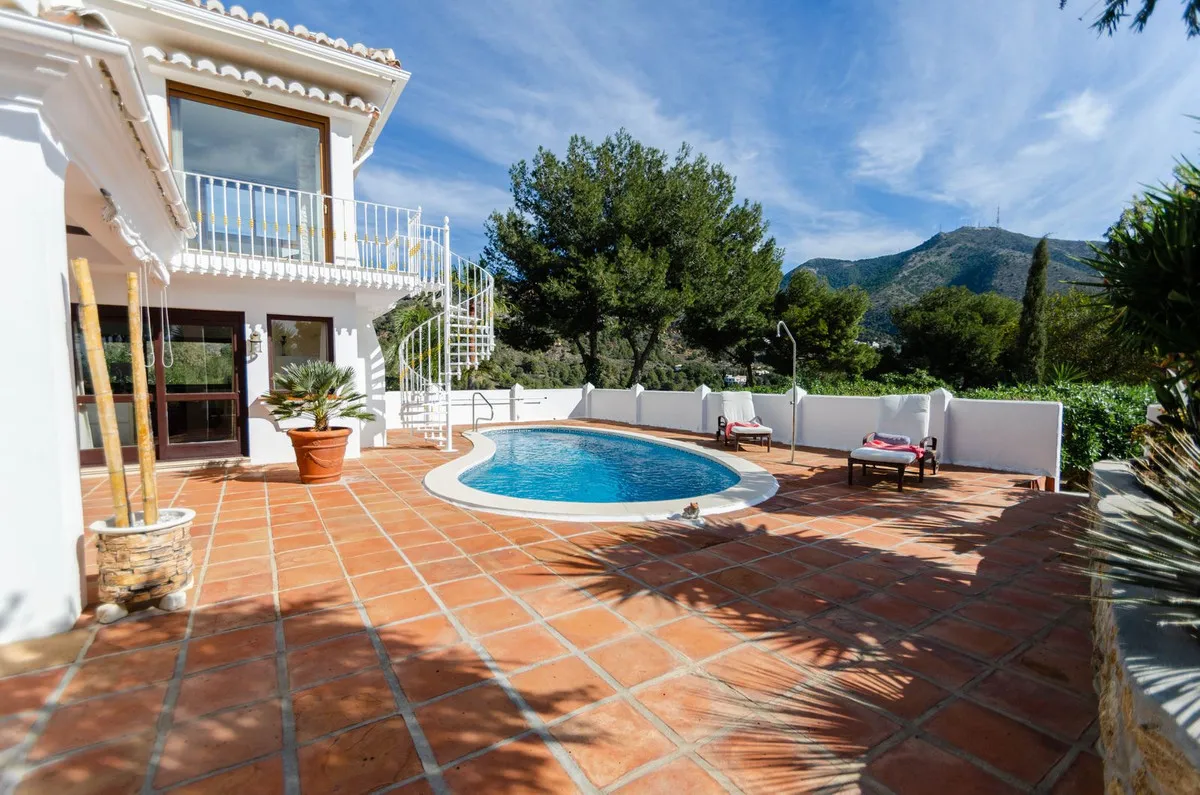 6012f382-03f2-4c26-9d5f-5177e0da2aa6