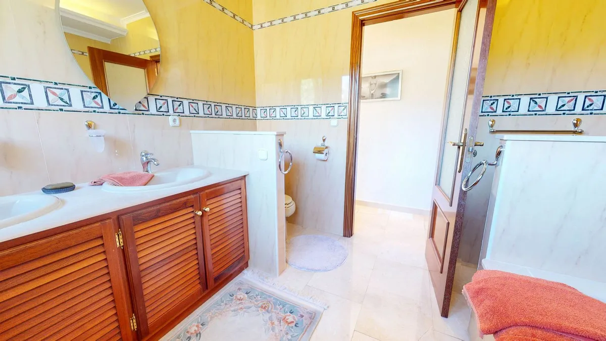 7ce02299-0ec1-4531-8baa-37bbdb808c8e