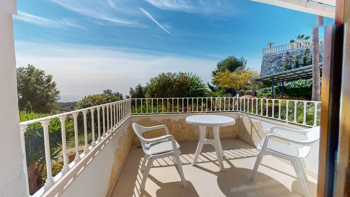 ae0e150f-8d0b-4eb3-8f7f-e6a3519ce703